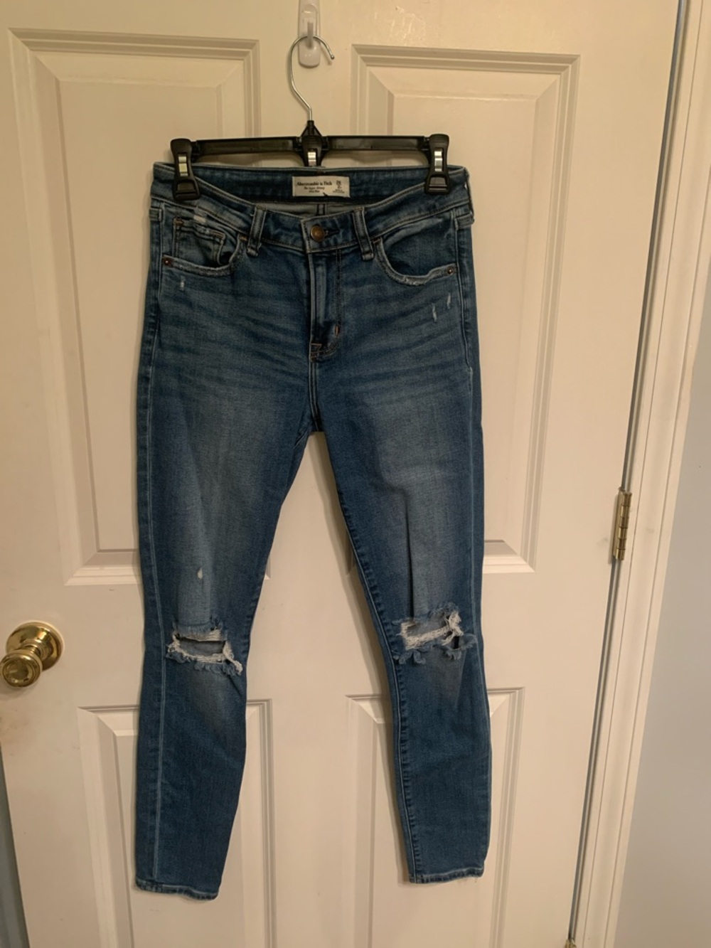 Abercrombie & Fitch Medium Blue Distressed Skinny Jeans Mid Rise 26/2R Ripped